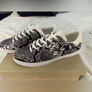Ted Baker London Snake Print Leather Lace Up Sneakers 6.5 EU37 NWOT